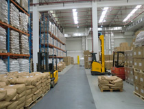 工廠倉庫地面處理鋪裝材料 工業(yè)耐磨地板卷材 倉庫走叉車地板